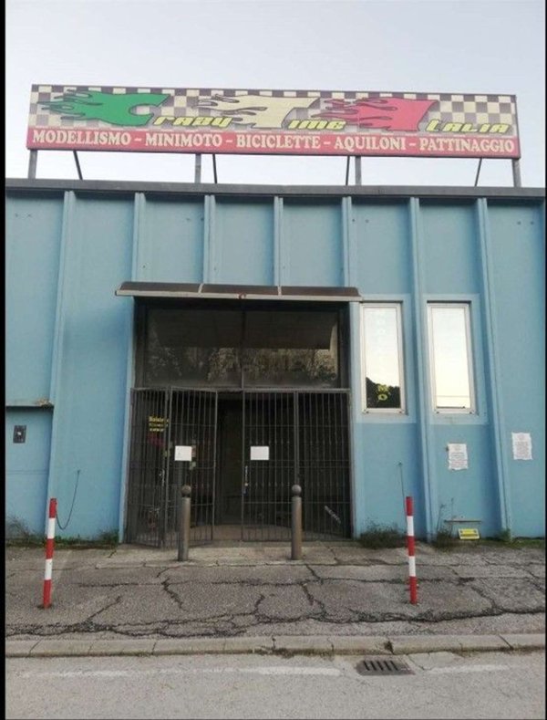 locale commerciale in vendita a Castelbellino