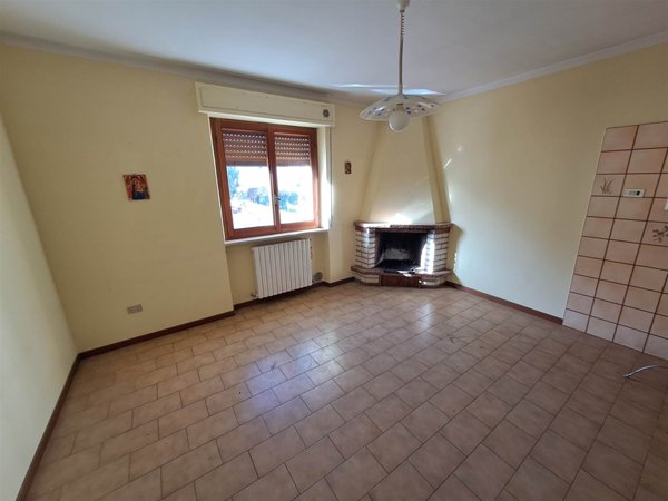 appartamento in vendita a Castelbellino in zona Pianello