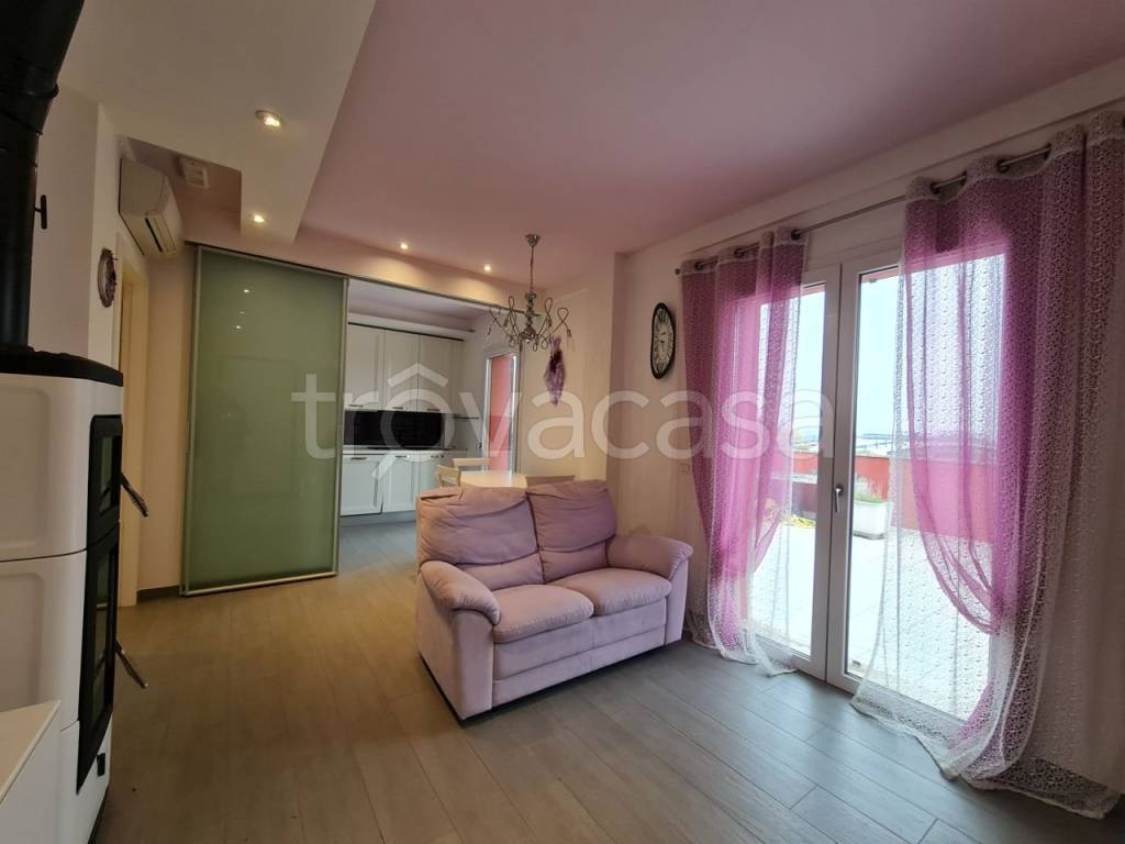 appartamento in vendita a Castelbellino in zona Pantiere