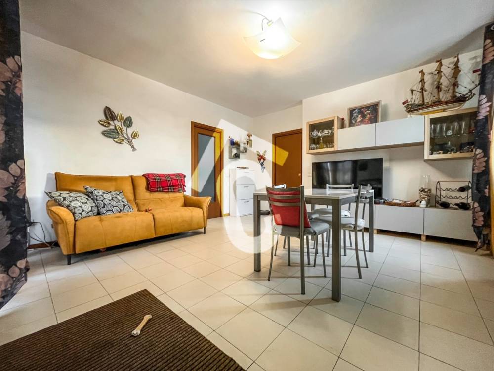 appartamento in vendita a Castelbellino in zona Stazione