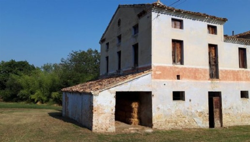 casa indipendente in vendita a Castelbellino in zona Pianello