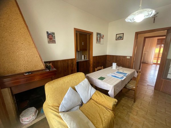 appartamento in vendita a Castelbellino in zona Pianello