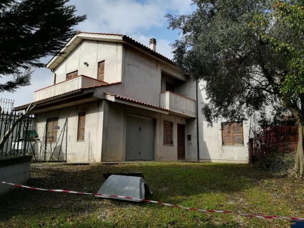 casa indipendente in vendita a Castelbellino