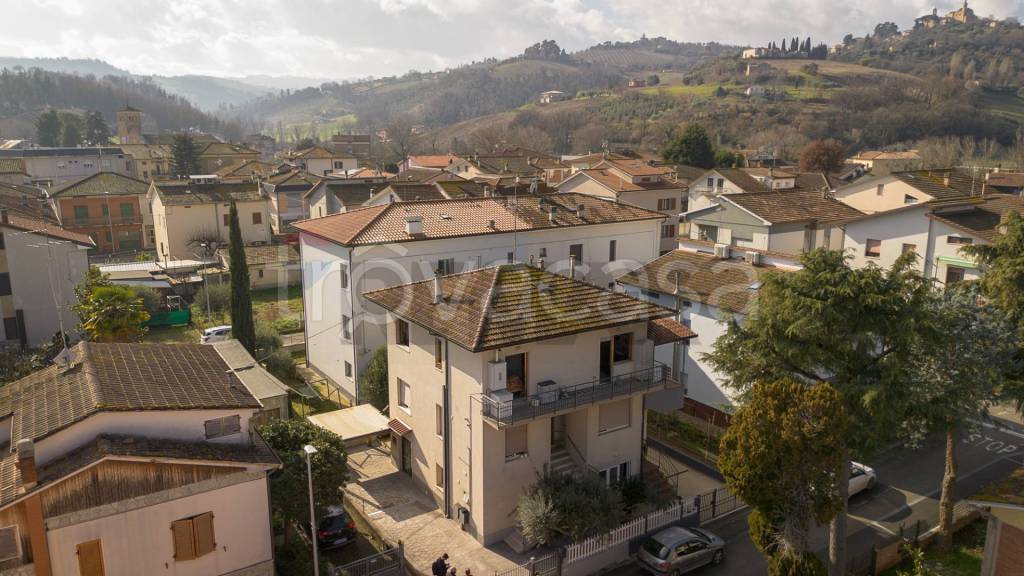 appartamento in vendita a Castelbellino in zona Pianello