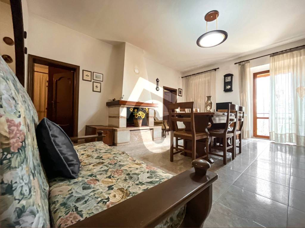 casa indipendente in vendita a Castelbellino in zona Pantiere