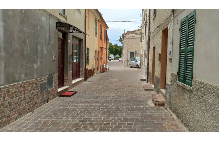 casa indipendente in vendita a Castelbellino in zona Pantiere