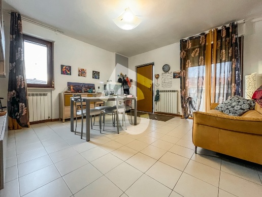 appartamento in vendita a Castelbellino in zona Stazione