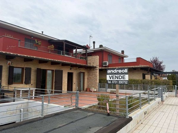 appartamento in vendita a Castelbellino in zona Pantiere