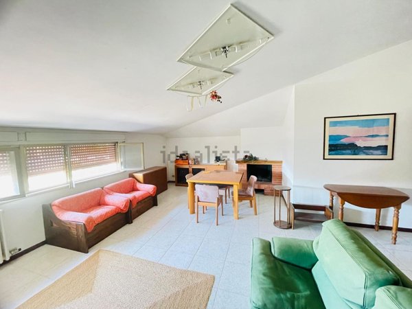 appartamento in vendita a Castelbellino in zona Stazione