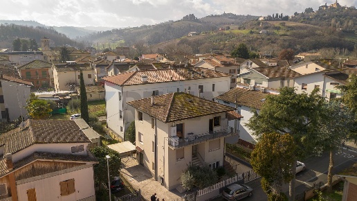 appartamento in vendita a Castelbellino in zona Pianello