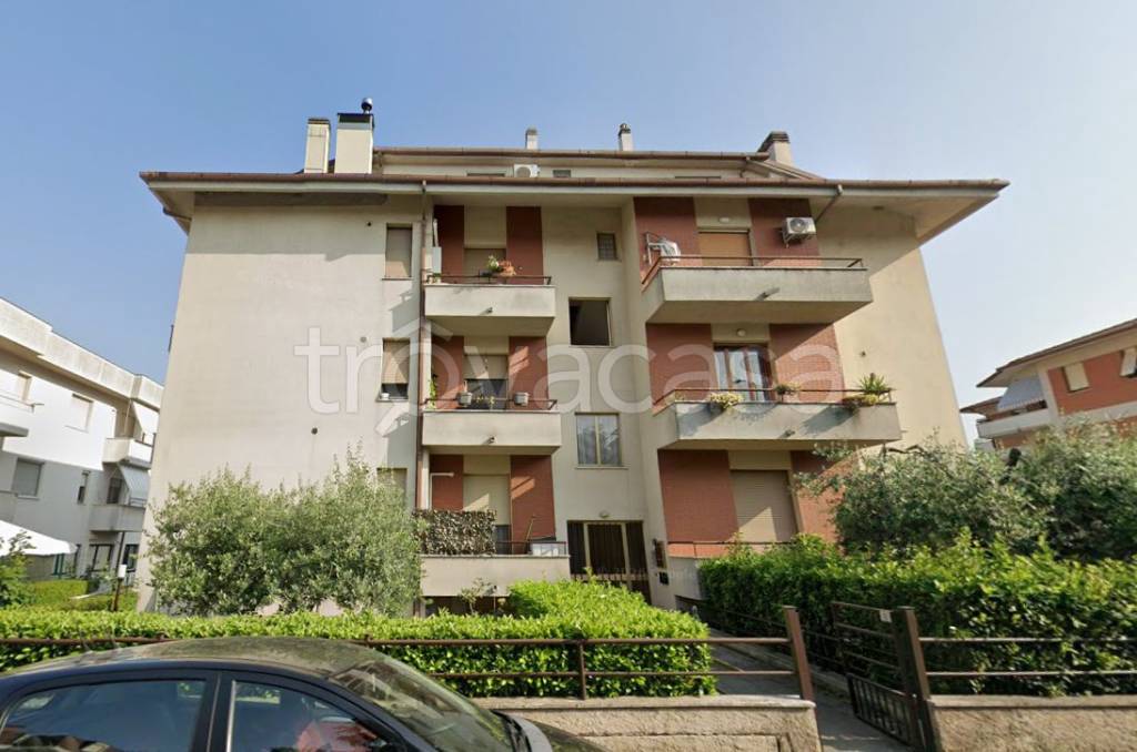 appartamento in vendita a Castelbellino in zona Stazione