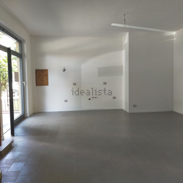 appartamento in vendita a Castelbellino in zona Stazione