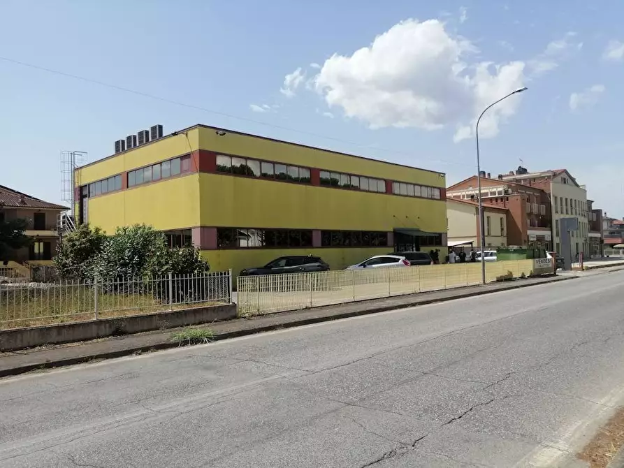 locale commerciale in vendita a Castelbellino in zona Stazione