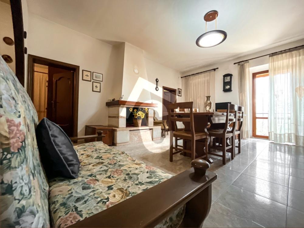 casa indipendente in vendita a Castelbellino in zona Pantiere