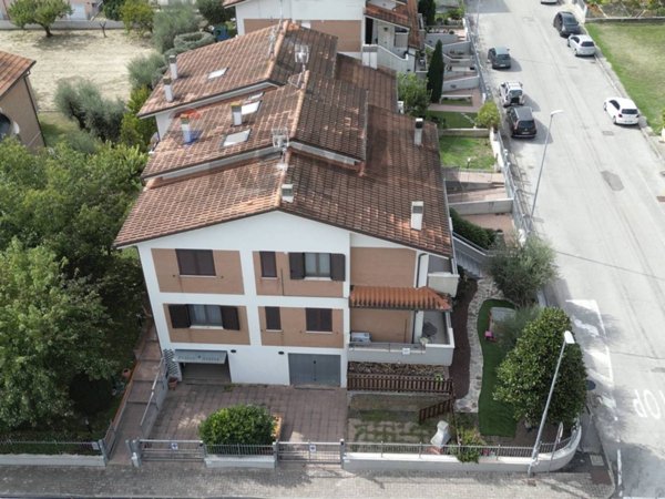 casa indipendente in vendita a Castelbellino