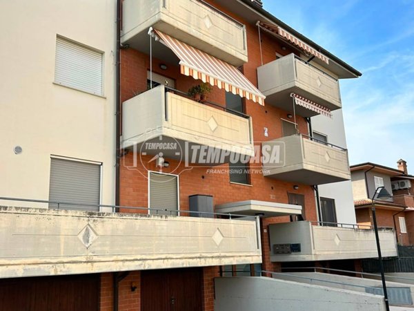 appartamento in vendita a Castelbellino in zona Stazione