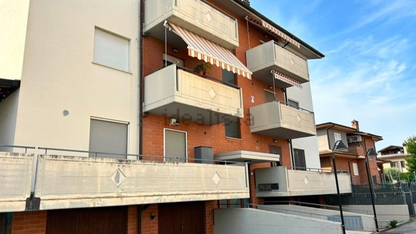 appartamento in vendita a Castelbellino in zona Stazione
