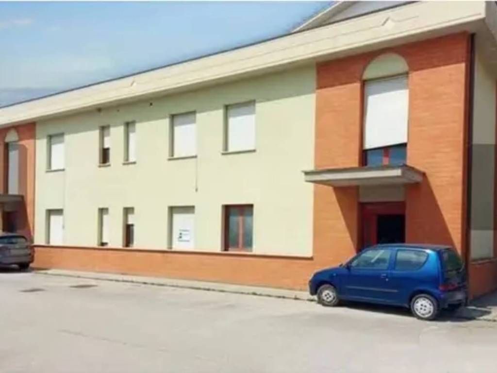 appartamento in vendita a Castelbellino in zona Stazione