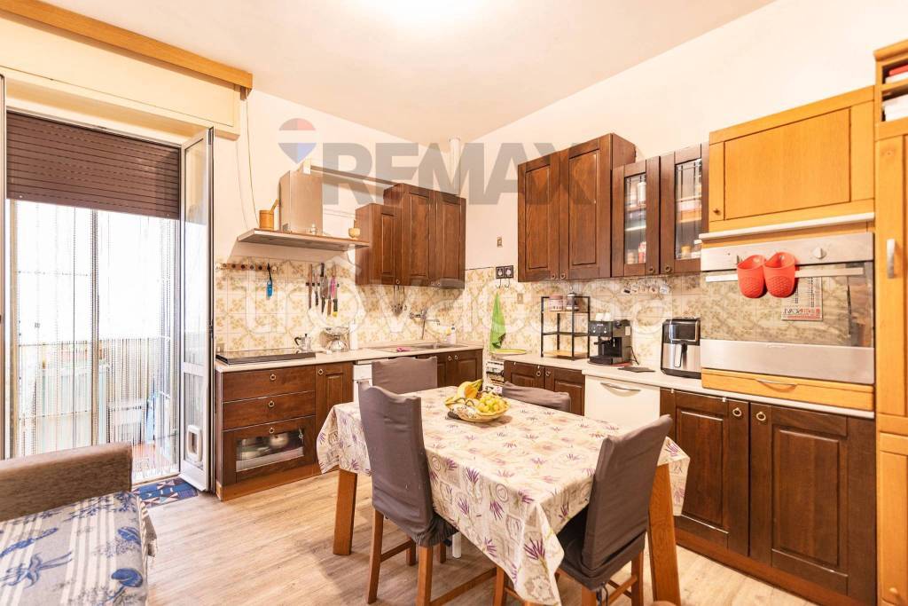appartamento in vendita a Castelbellino in zona Stazione