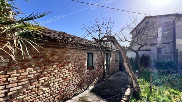 casa indipendente in vendita a Castelfidardo