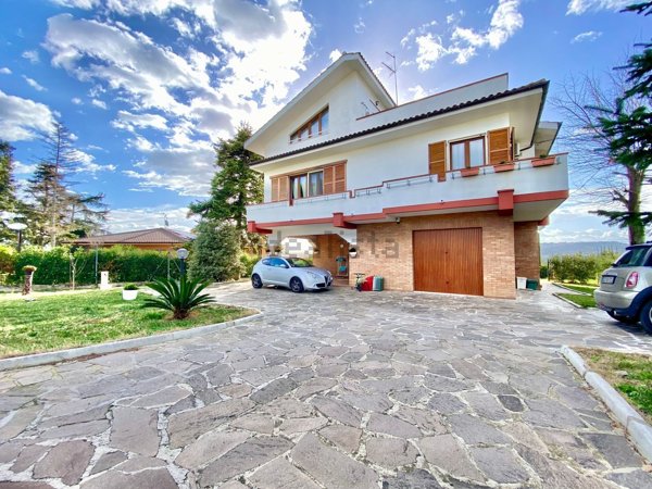 casa indipendente in vendita a Castelfidardo