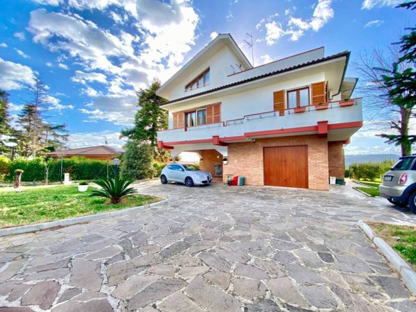 casa indipendente in vendita a Castelfidardo