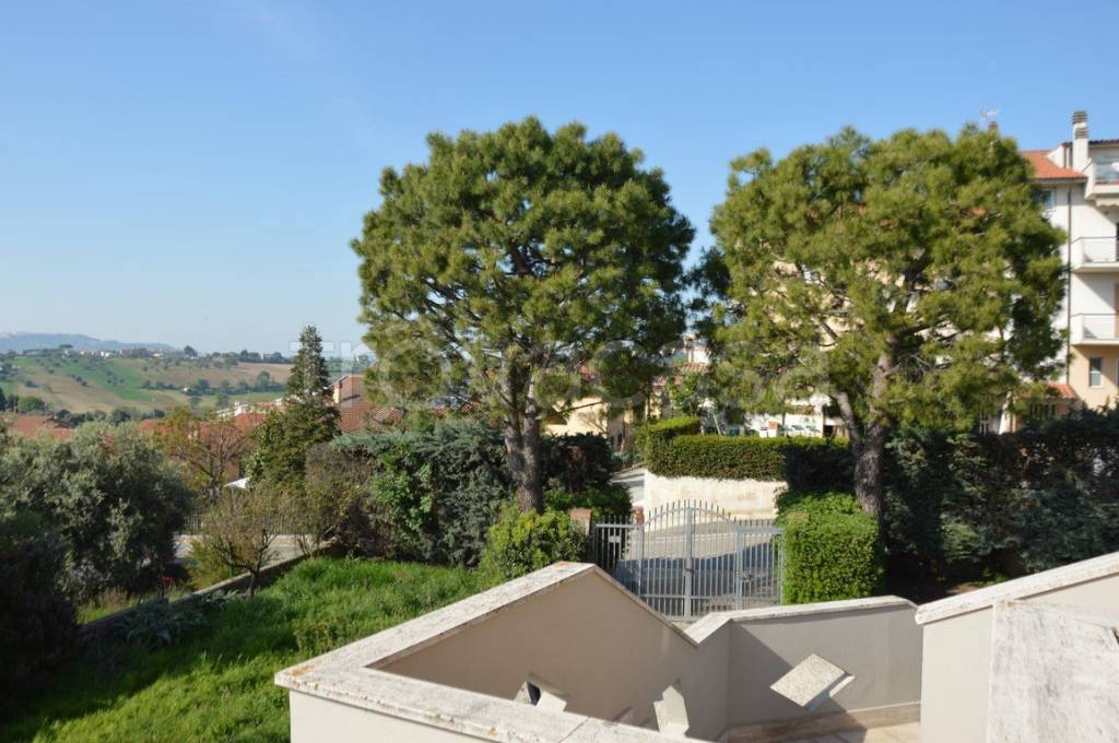 casa indipendente in vendita a Castelfidardo in zona Crocette