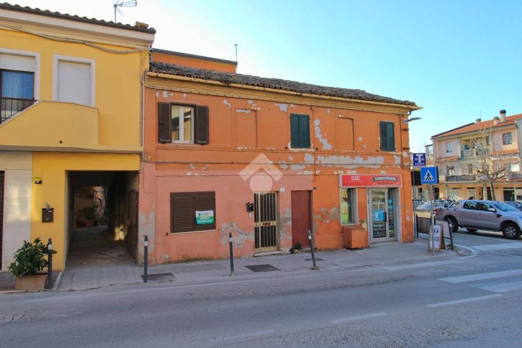 casa indipendente in vendita a Castelfidardo in zona Crocette