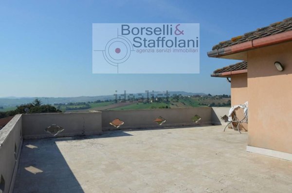 casa indipendente in vendita a Castelfidardo in zona Crocette