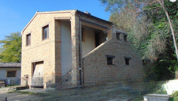 terreno edificabile in vendita a Castelfidardo in zona Campanari