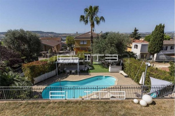 casa indipendente in vendita a Castelfidardo