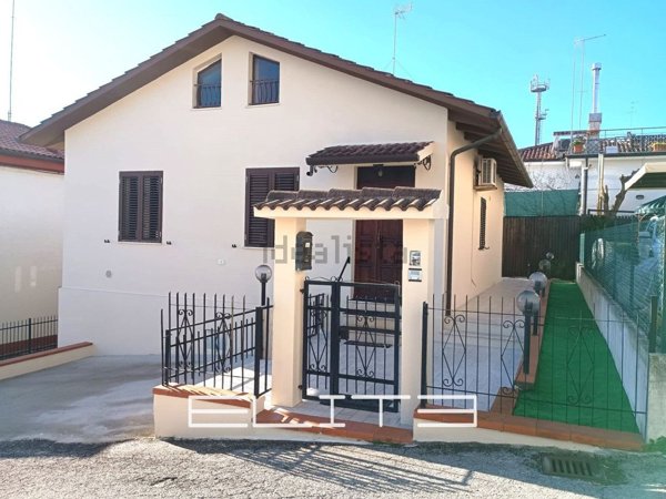 casa indipendente in vendita a Castelfidardo