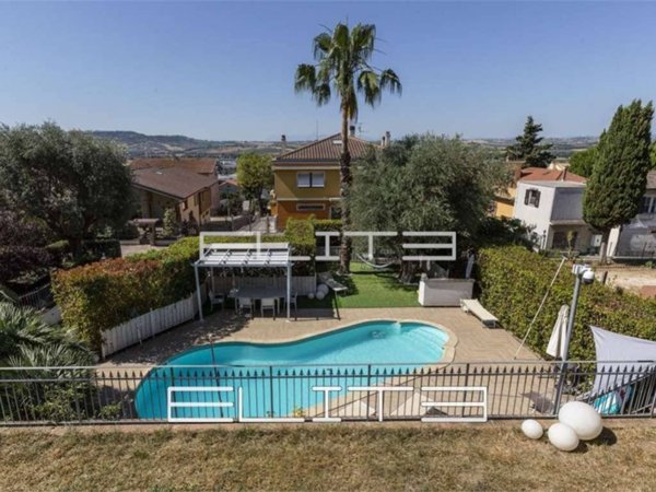 casa indipendente in vendita a Castelfidardo