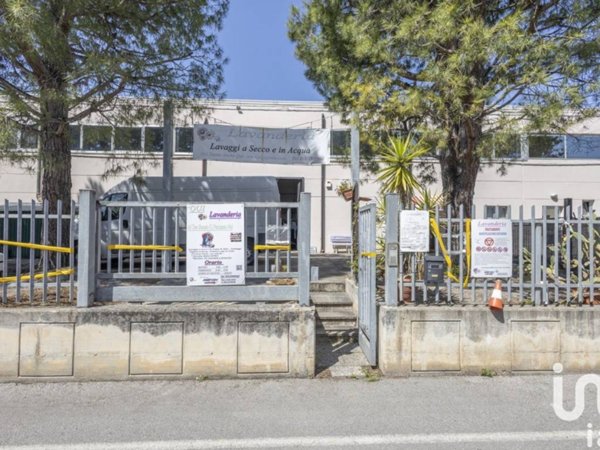 negozio in vendita a Castelfidardo in zona Acquaviva