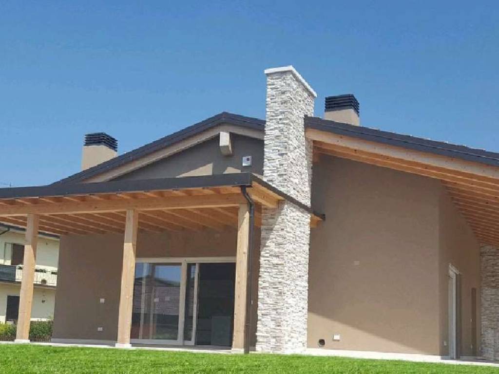 casa indipendente in vendita a Castelfidardo in zona Crocette