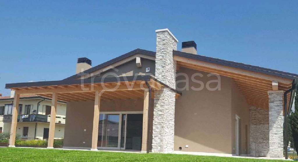 casa indipendente in vendita a Castelfidardo in zona Crocette