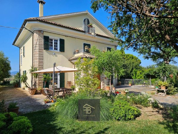 casa indipendente in vendita a Castelfidardo