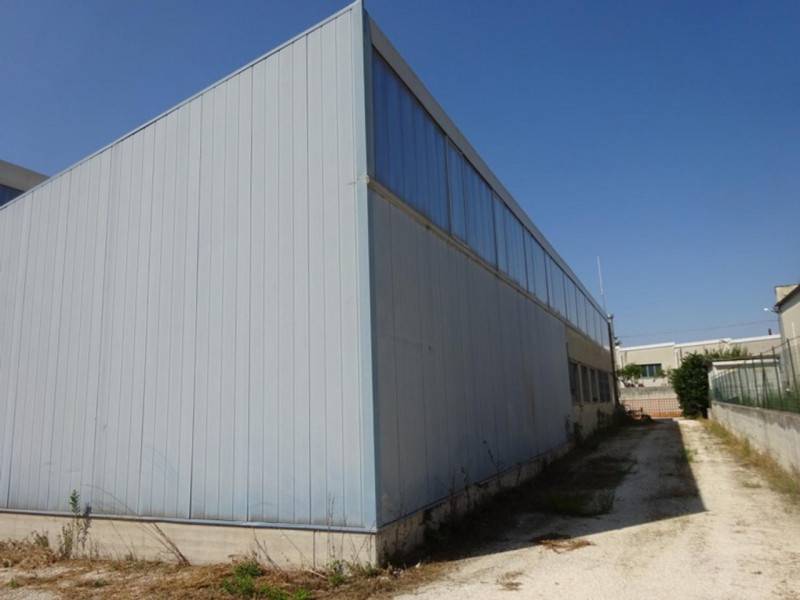 locale di sgombero in vendita a Castelfidardo