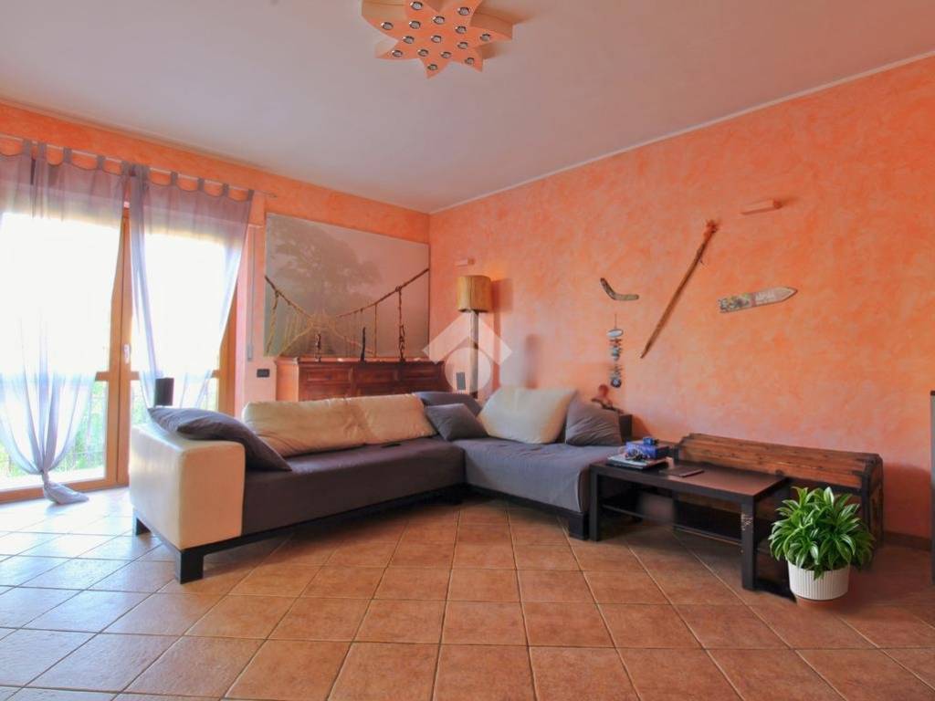 appartamento in vendita a Castelfidardo in zona Campanari