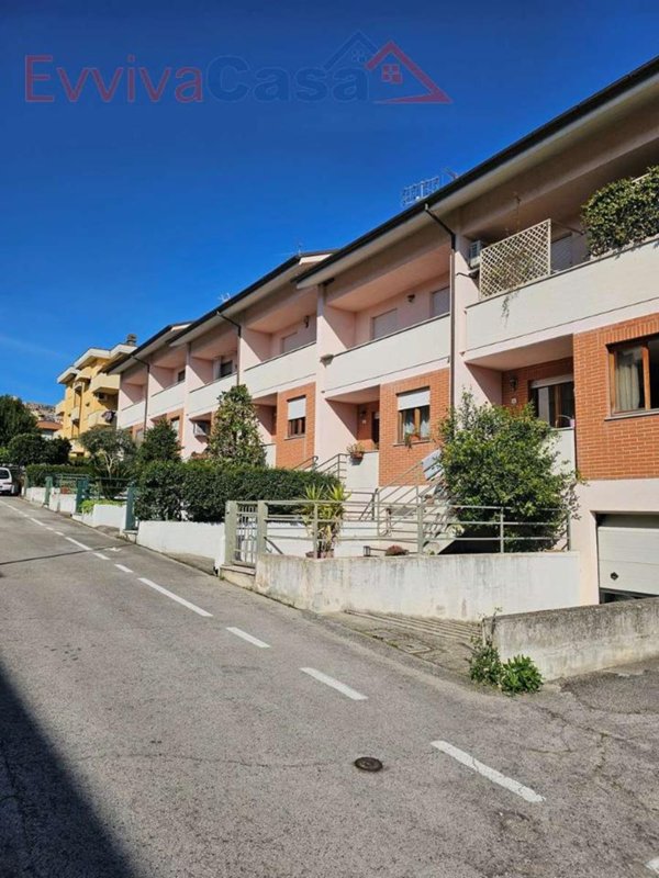 casa indipendente in vendita a Castelfidardo