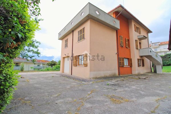 casa indipendente in vendita a Castelfidardo