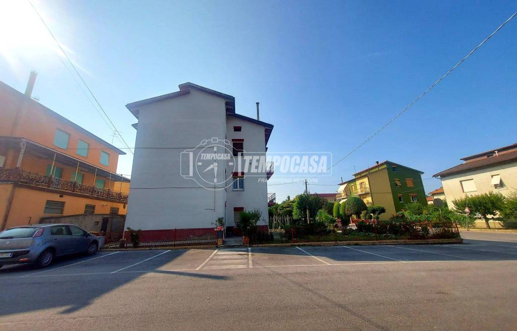 appartamento in vendita a Castelfidardo in zona Acquaviva