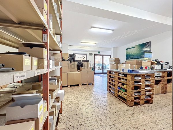 locale commerciale in vendita a Castelfidardo