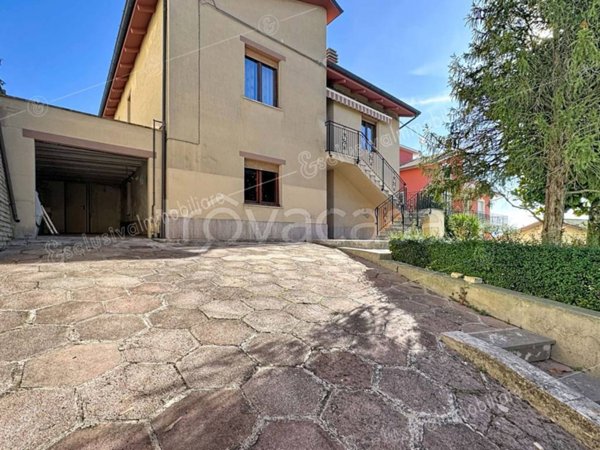 casa indipendente in vendita a Castelfidardo in zona Sant'Agostino