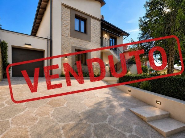 casa indipendente in vendita a Castelfidardo in zona Sant'Agostino
