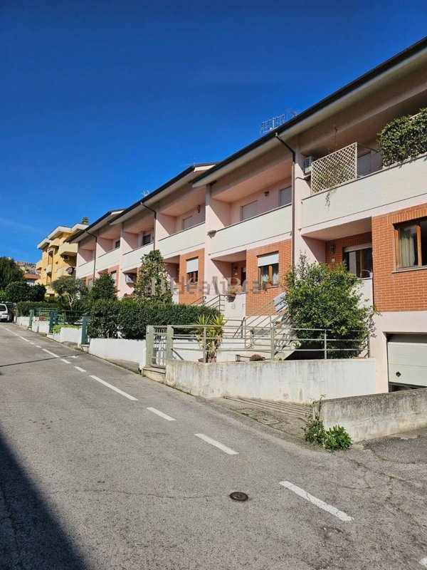 casa indipendente in vendita a Castelfidardo