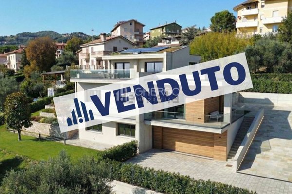 casa indipendente in vendita a Castelfidardo in zona Acquaviva