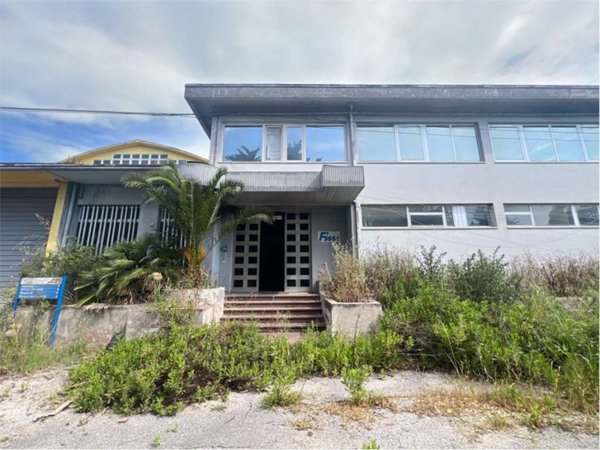 locale commerciale in vendita a Castelfidardo in zona San Rocchetto