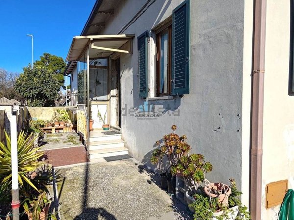 casa indipendente in vendita a Castelfidardo in zona Acquaviva