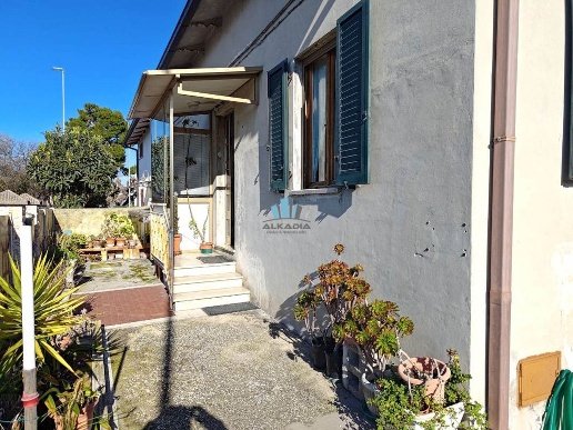 casa indipendente in vendita a Castelfidardo in zona Acquaviva